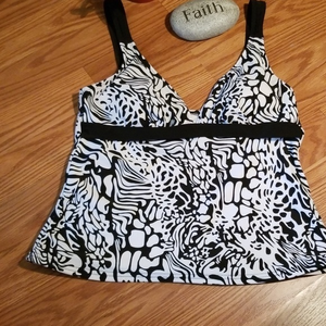 St John's Bay.  swim top‎ 12